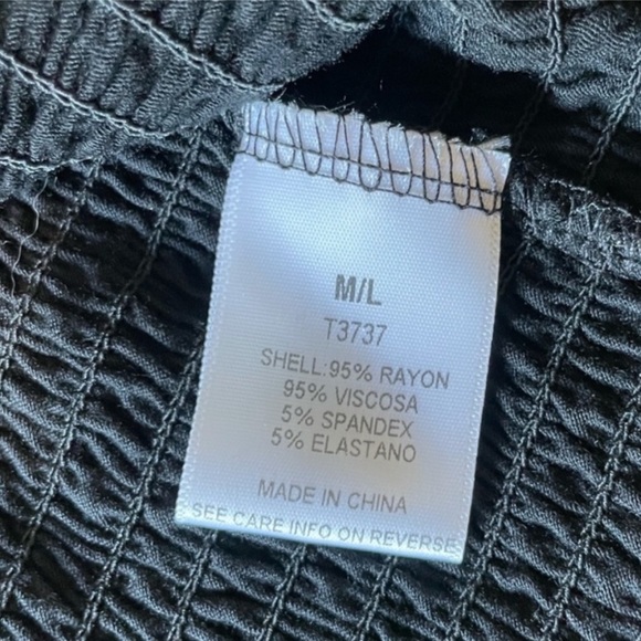 Lulu’s off the shoulder crop top - Picture 2 of 4